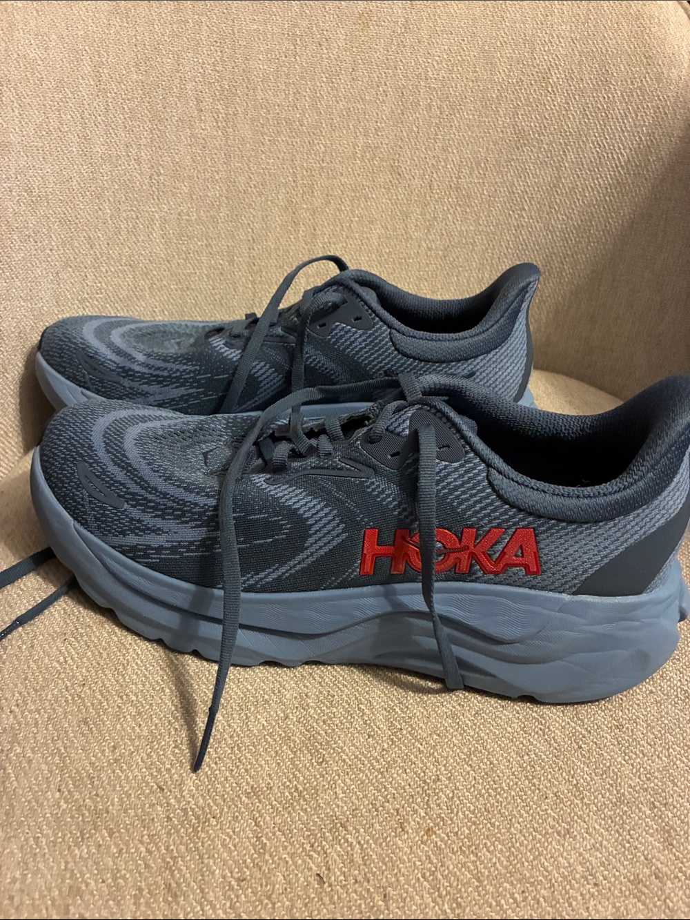 Hoka Men's Arahi size 9